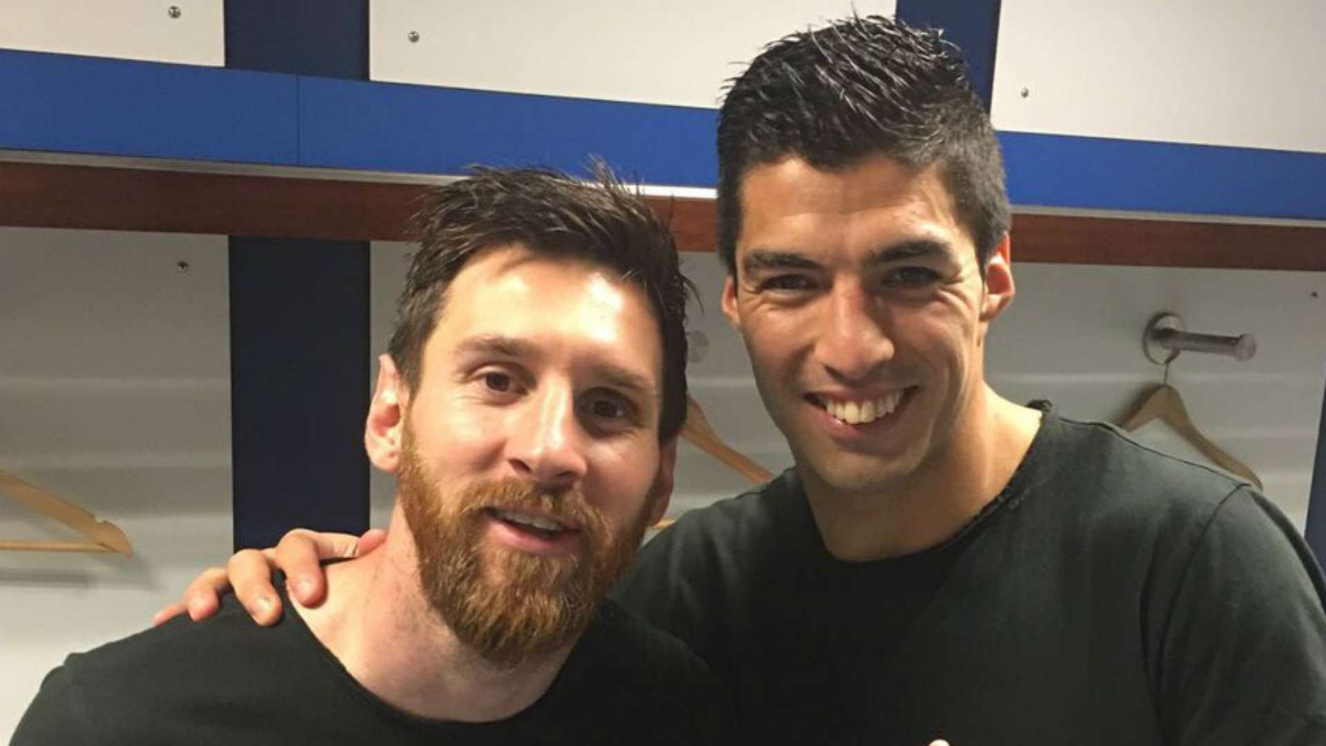 其背后的深 其背后的深